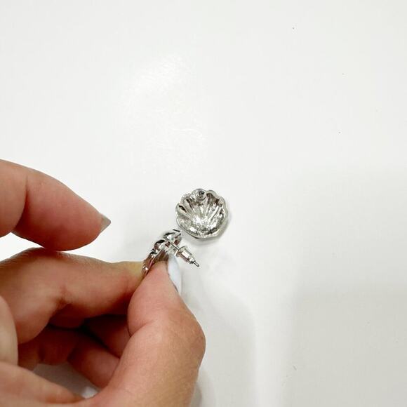 2/$30 NEW Dainty Delicate Sea Shell Earrings Gold or Silver Post Stud Backs 130 - Picture 13 of 15